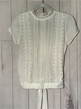 Sweet Wanderer white Lace-Trim Short Sleeve Blouse size small